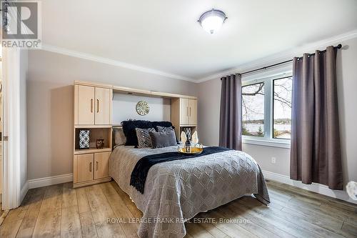 25 Shelley Drive, Kawartha Lakes, ON - Indoor Photo Showing Bedroom