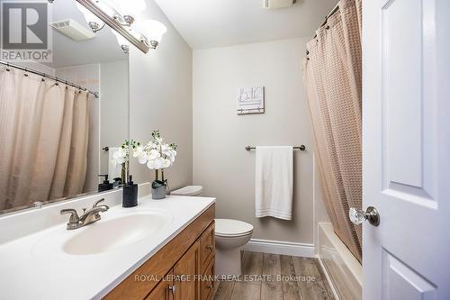 25 Shelley Drive, Kawartha Lakes, ON - Indoor Photo Showing Bathroom