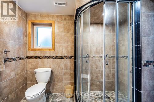 25 Shelley Drive, Kawartha Lakes, ON - Indoor Photo Showing Bathroom