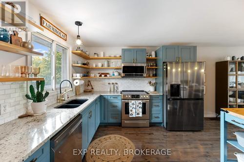 1684 Battersea Road, Kingston (City North Of 401), ON - Indoor Photo Showing Kitchen With Stainless Steel Kitchen With Double Sink With Upgraded Kitchen