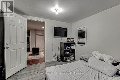 31 Stevenson Avenue, London, ON - Indoor Photo Showing Bedroom