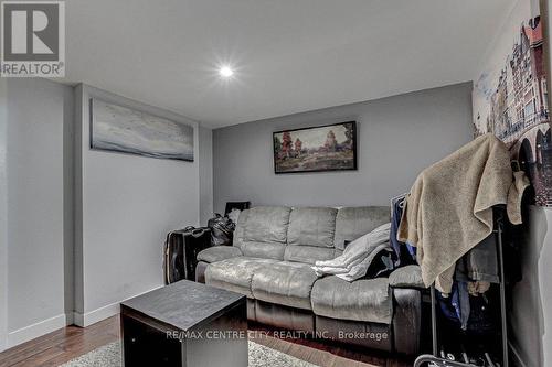 31 Stevenson Avenue, London, ON - Indoor Photo Showing Living Room