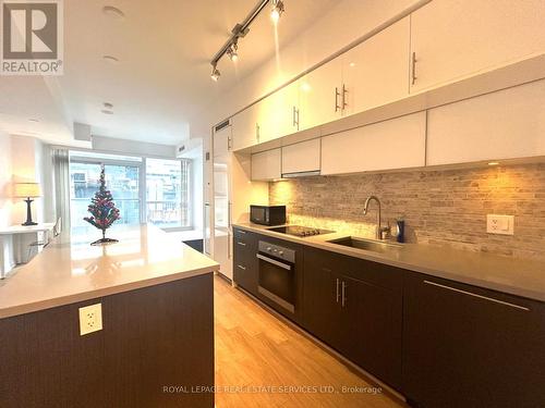 326 - 8 Mercer Street, Toronto, ON - Indoor Photo Showing Kitchen