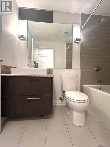 326 - 8 Mercer Street, Toronto, ON - Indoor Photo Showing Bathroom