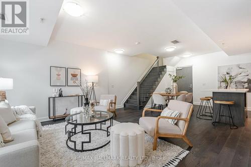 104 - 580 Kingston Road, Toronto, ON - Indoor Photo Showing Living Room