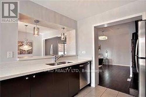 227 Slingsby Landing Lane, Milton, ON - Indoor Photo Showing Kitchen With Double Sink