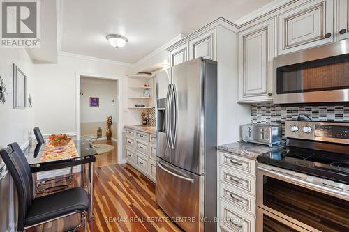 71 Richmond Street, Caledon, ON - Indoor Photo Showing Kitchen