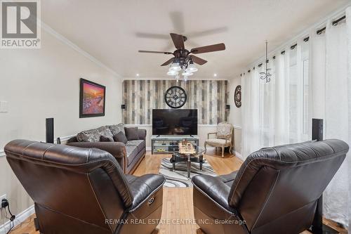 71 Richmond Street, Caledon, ON - Indoor Photo Showing Living Room