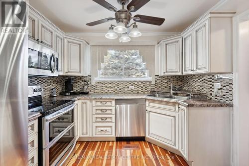 71 Richmond Street, Caledon, ON - Indoor Photo Showing Kitchen With Double Sink With Upgraded Kitchen