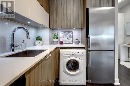 706 - 56 Annie Craig Drive, Toronto, ON - Indoor Photo Showing Laundry Room