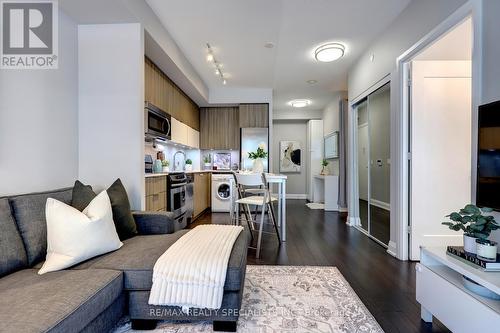 706 - 56 Annie Craig Drive, Toronto, ON - Indoor Photo Showing Living Room