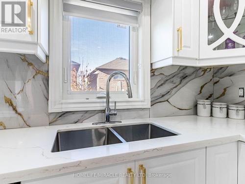 4 Fairhill Avenue, Brampton, ON - Indoor Photo Showing Kitchen With Double Sink