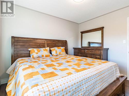 4 Fairhill Avenue, Brampton, ON - Indoor Photo Showing Bedroom