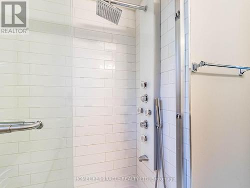 4 Fairhill Avenue, Brampton, ON - Indoor Photo Showing Bathroom