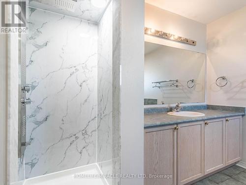 4 Fairhill Avenue, Brampton, ON - Indoor Photo Showing Bathroom