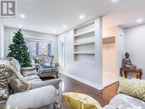 4 Fairhill Avenue, Brampton, ON - Indoor Photo Showing Living Room