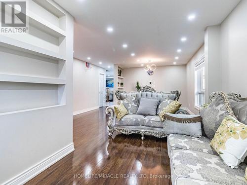 4 Fairhill Avenue, Brampton, ON - Indoor Photo Showing Living Room