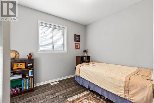 180 Crimson Crescent, London, ON - Indoor Photo Showing Bedroom