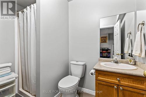 180 Crimson Crescent, London, ON - Indoor Photo Showing Bathroom