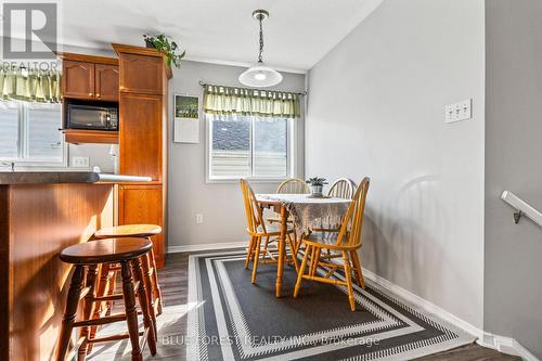 180 Crimson Crescent, London, ON - Indoor Photo Showing Dining Room