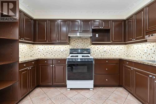 8 - 5958 Greensboro Drive, Mississauga, ON - Indoor Photo Showing Kitchen