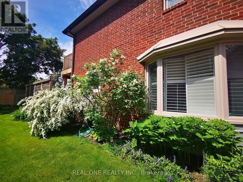 2350 Deer Run Avenue, Oakville, ON - Outdoor