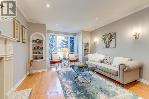 2350 Deer Run Avenue, Oakville, ON - Indoor Photo Showing Living Room