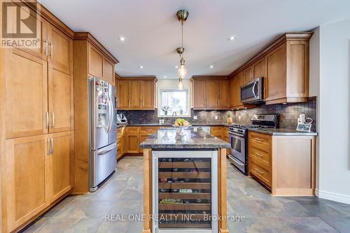 2350 Deer Run Avenue, Oakville, ON - Indoor Photo Showing Kitchen