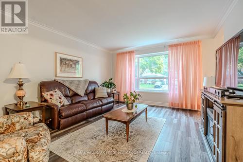 29 Checkendon Drive, Toronto, ON - Indoor Photo Showing Living Room