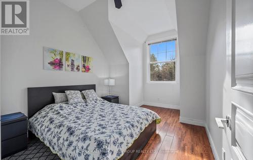 1108 Sandy Hook Road, Kawartha Lakes, ON - Indoor Photo Showing Bedroom