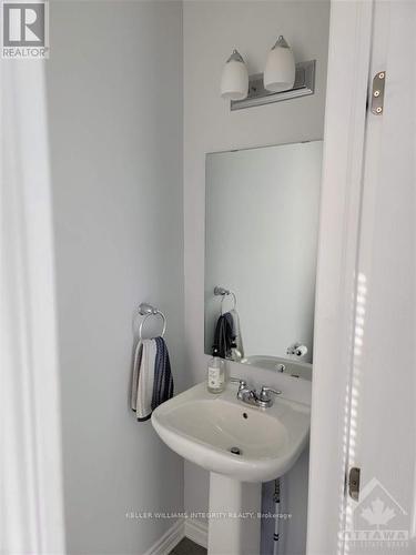 224 Cranesbill Road, Ottawa, ON - Indoor Photo Showing Bathroom