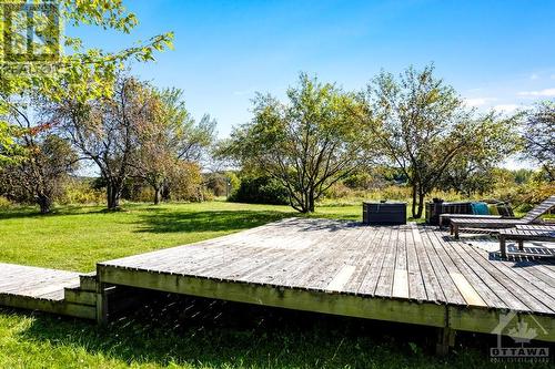 Great deck for lounging - 9868 County Road 42 Road, Westport, ON - Outdoor