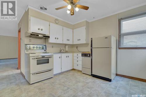 1519 Rupert Street, Regina, SK - Indoor Photo Showing Kitchen