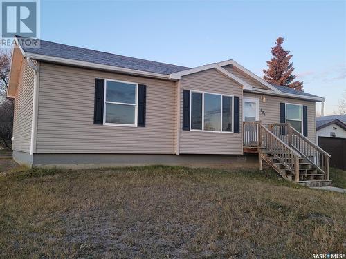 603 Pacific Avenue, Kerrobert, SK - Outdoor