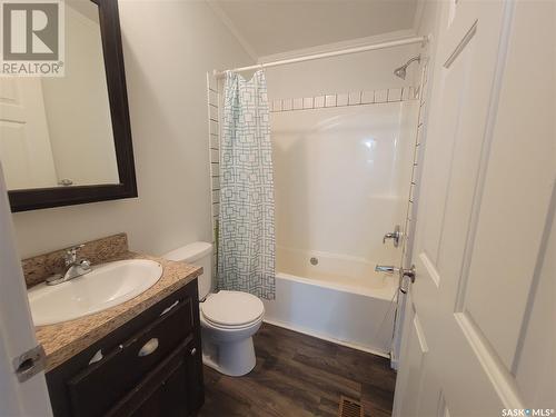 603 Pacific Avenue, Kerrobert, SK - Indoor Photo Showing Bathroom