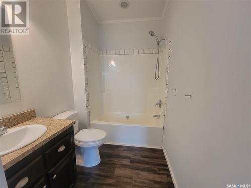 603 Pacific Avenue, Kerrobert, SK - Indoor Photo Showing Bathroom