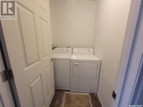 603 Pacific Avenue, Kerrobert, SK - Indoor Photo Showing Laundry Room