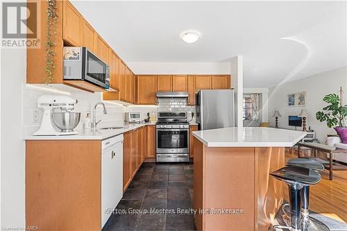 2166 Swanfield Street, Kingston (East Gardiners Rd), ON - Indoor Photo Showing Kitchen