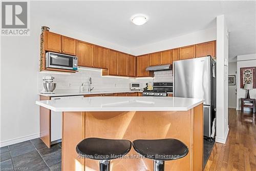 2166 Swanfield Street, Kingston (East Gardiners Rd), ON - Indoor Photo Showing Kitchen