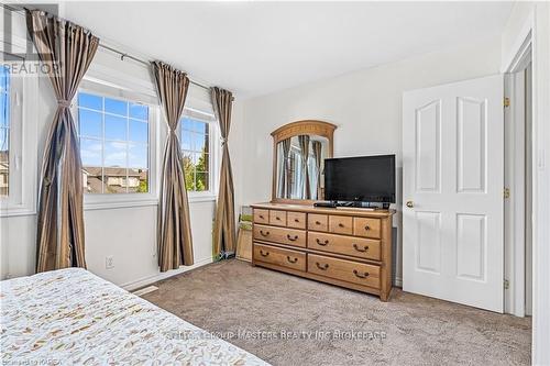 2166 Swanfield Street, Kingston (East Gardiners Rd), ON - Indoor Photo Showing Bedroom