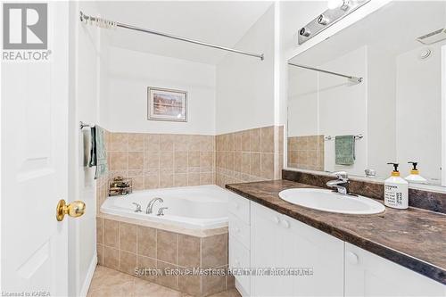 2166 Swanfield Street, Kingston (East Gardiners Rd), ON - Indoor Photo Showing Bathroom