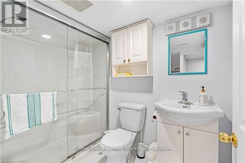 2166 Swanfield Street, Kingston (East Gardiners Rd), ON - Indoor Photo Showing Bathroom