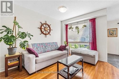 2166 Swanfield Street, Kingston (East Gardiners Rd), ON - Indoor Photo Showing Living Room