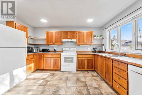 33 Keel Street, Fort Erie (333 - Lakeshore), ON - Indoor Photo Showing Kitchen With Double Sink