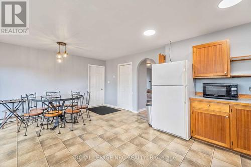 33 Keel Street, Fort Erie (333 - Lakeshore), ON - Indoor Photo Showing Kitchen