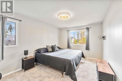 33 Keel Street, Fort Erie (333 - Lakeshore), ON - Indoor Photo Showing Bedroom