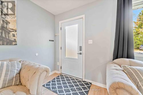 33 Keel Street, Fort Erie (333 - Lakeshore), ON - Indoor Photo Showing Bedroom