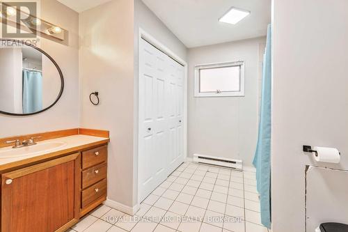 33 Keel Street, Fort Erie (333 - Lakeshore), ON - Indoor Photo Showing Bathroom