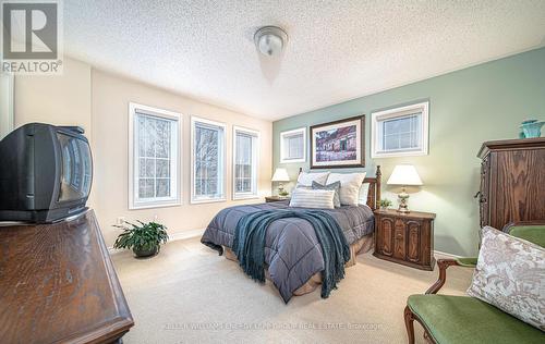 20 Peacock Crescent, Ajax (Northwest Ajax), ON - Indoor Photo Showing Bedroom