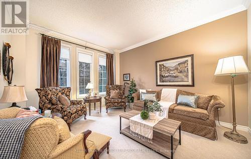 20 Peacock Crescent, Ajax (Northwest Ajax), ON - Indoor Photo Showing Living Room